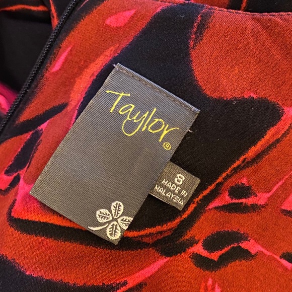 Floral Taylor Wrap Dress - Sz 8 - w. pockets! - Picture 8 of 10